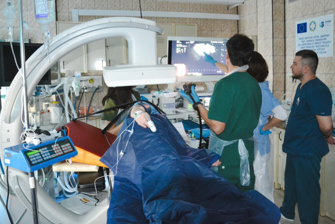 Grupa szkoleniowa w trakcie zajęć praktycznych